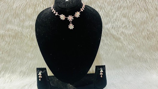 Rose Gold Floral Choker